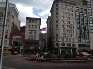 Ameeriklased on väga uhked oma riigi üle, lipud lehvivad igal pool